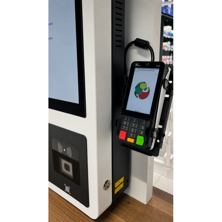 gros plan sur le TPE associé à la borne DocaKiosk