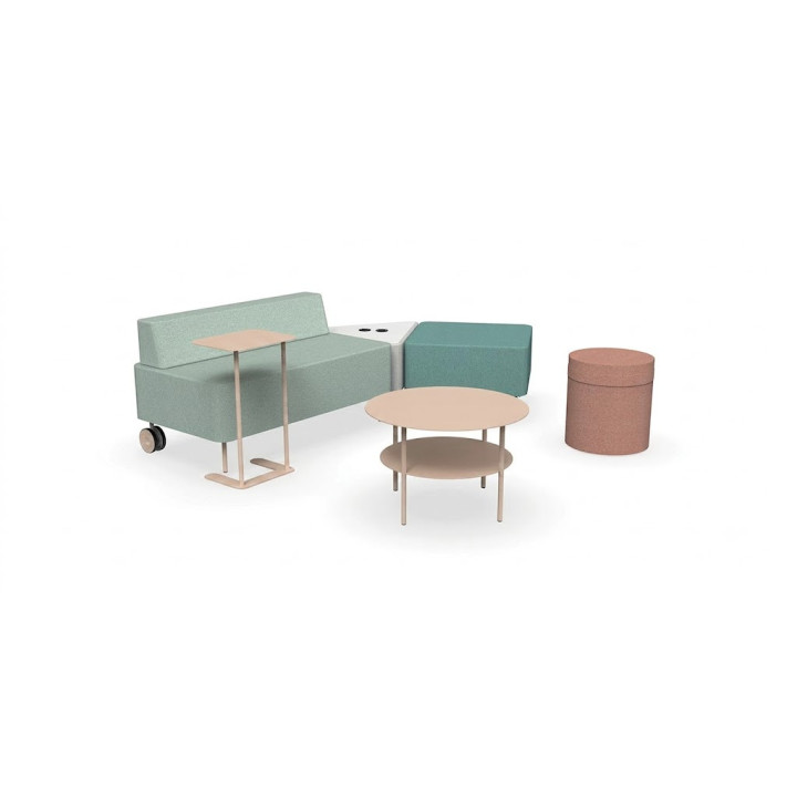 assemblage de la gamme ZEILE avec la banquette, la table basse et la tablette nude ZELIE