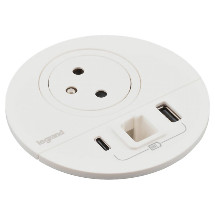 vue de face de l'obturateur électrifié avec 1 prise de courant et 1 port USB-A et 1 port USB-C blanc
