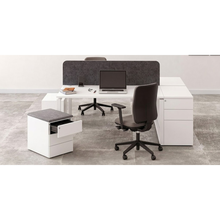 mise en situation du caisson 3 tiroirs hauteur bureau permettant d'agrandir la surface du bureau