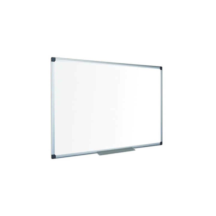 vue du tableau blanc émaillé en gros plan